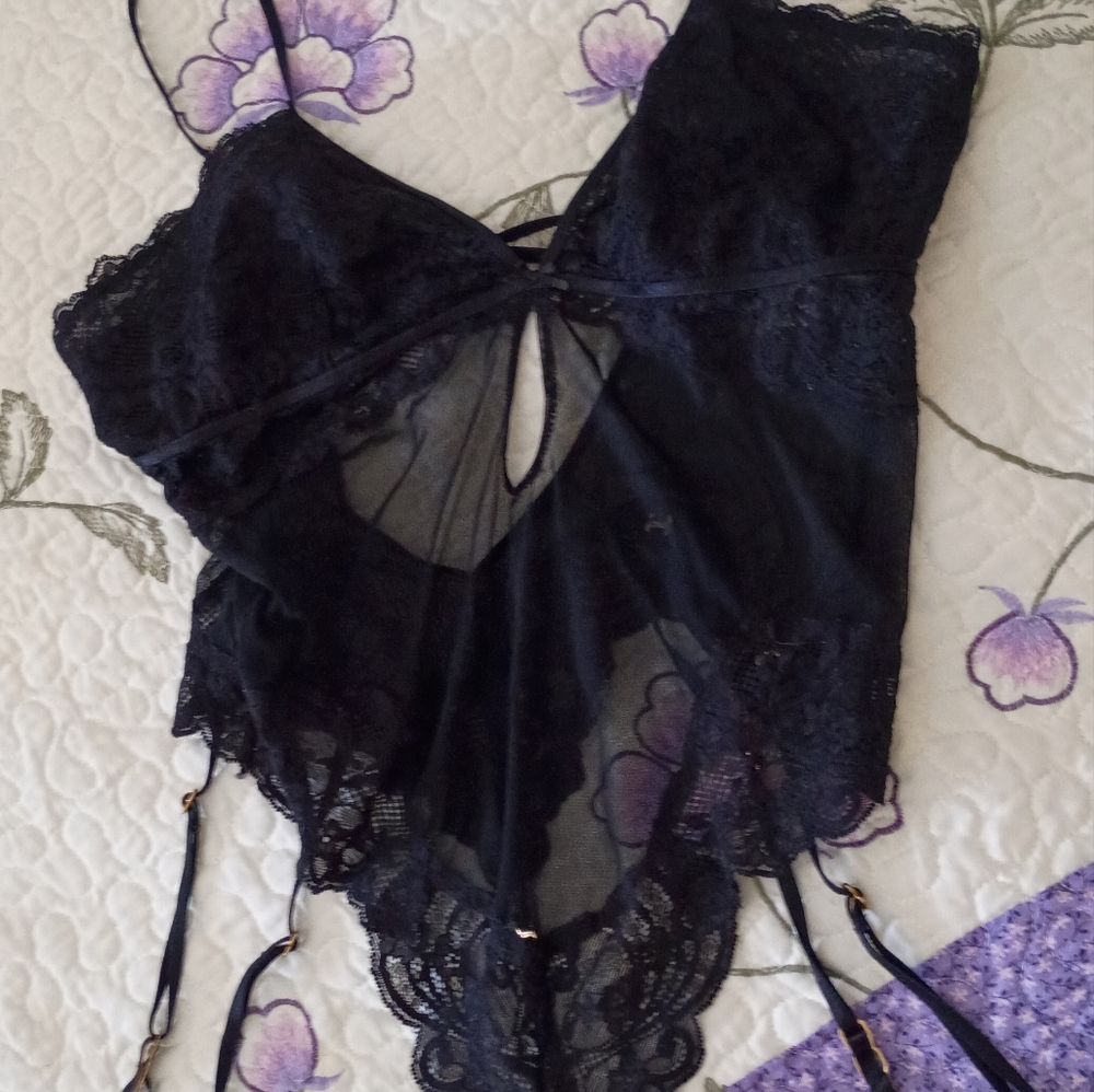 Vintage Y2K Victoria Secret Lingerie L Lace Floral Elegant Thong 2007